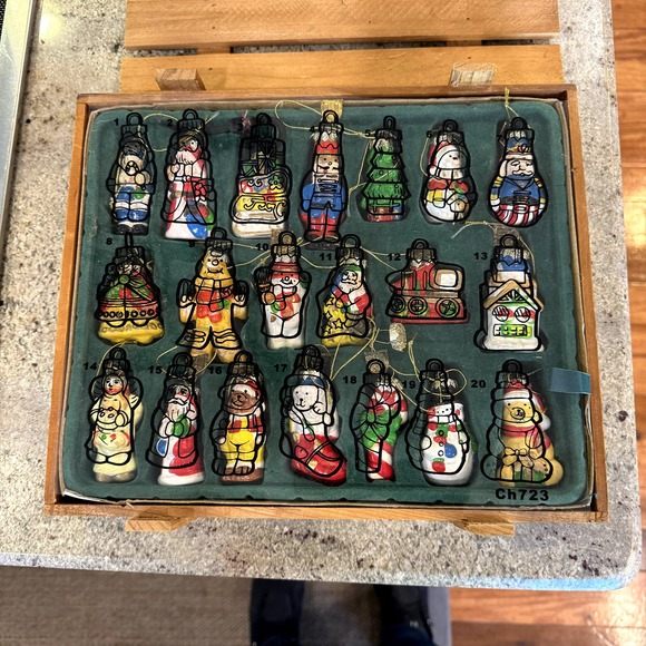 Thomas Pacconi Classics 20‎ Glass Christmas Ornaments N Wood Crate 2007 - Picture 7 of 11